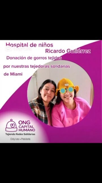 💖✨ Como cada tercer miércoles del mes, nuestra presidenta @cintylesz y el equipo de @ongcapitalhumano visitan el @hnrg150 Hospital de niños Ricardo Gutiérrez en Argentina para acompañar con amor a los niños que atraviesan tratamientos oncológicos y a sus familias.🧶 Desde acá, nos sumamos a esta hermosa causa. Detrás de cada gorrito artesanal que enviamos hay mucho más que lana: hay tiempo, dedicación, contención y esperanza. Tejer es una herramienta que nos une, sin importar las distancias, brindando un espacio de encuentro y acompañamiento.✈️ En esta oportunidad, vivimos una entrega muy especial porque los gorritos viajaron desde Miami, confeccionados con muchísimo amor por nuestro grupo de tejedoras solidarias de @capitalhumanous. Gracias a @angelesrivas.551 por hacer posible este puente solidario junto a gracielaangeloz, logrando que nuestro abrazo llegue hasta el @hnrg150 . ¡Nuestro más sincero agradecimiento por tanto compromiso y generosidad! 🙏👉 ¡Sumate a nuestra sede en Estados Unidos!Te invitamos a ser parte de nuestro grupo de tejedoras y a convertirte en socio para que podamos seguir ampliando esta red de amor. Además, es el momento ideal para involucrarte de cara a nuestro lanzamiento oficial en Miami este próximo 29 de agosto. ¡Nos encantaría contar con vos!📩 Escribinos a: info@capitalhumano.org📲 Contactanos: Cyntia: +54 11 3456 7770 Ángeles: +1 (305) 342-4162🌐 Conocé más en: www.ongcapitalhumano.org🤝 Cada gesto de amor transforma una vida. Sigamos construyendo esperanza, un gorrito y una sonrisa a la vez. 💖#TejiendoRedesSolidarias